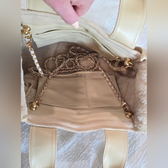 Chanel Sparkle Tote Suede Beige Leather Shearling Chain Cream Purse Shoulder Bag - Picture 13 of 16